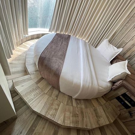 De Glance Hotel سورات المظهر الخارجي الصورة