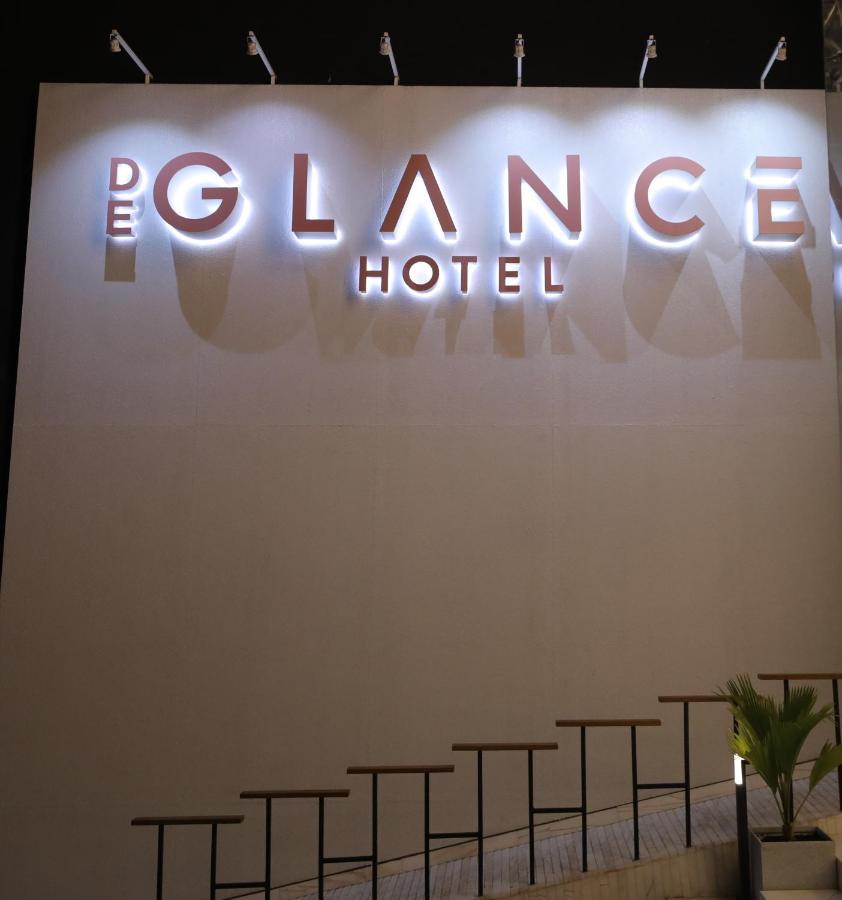 De Glance Hotel سورات المظهر الخارجي الصورة